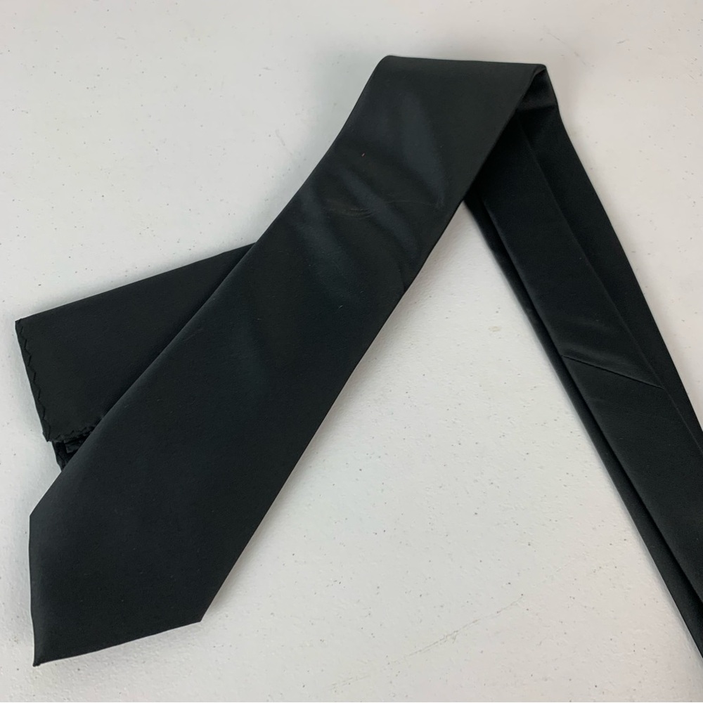 F/X Fusion Micro Tech Solid Black Necktie Mens Classic Tie & Pocket Square Combo